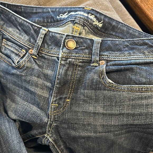 American Eagle Women's Blue Jeans - Picture 4 of 4